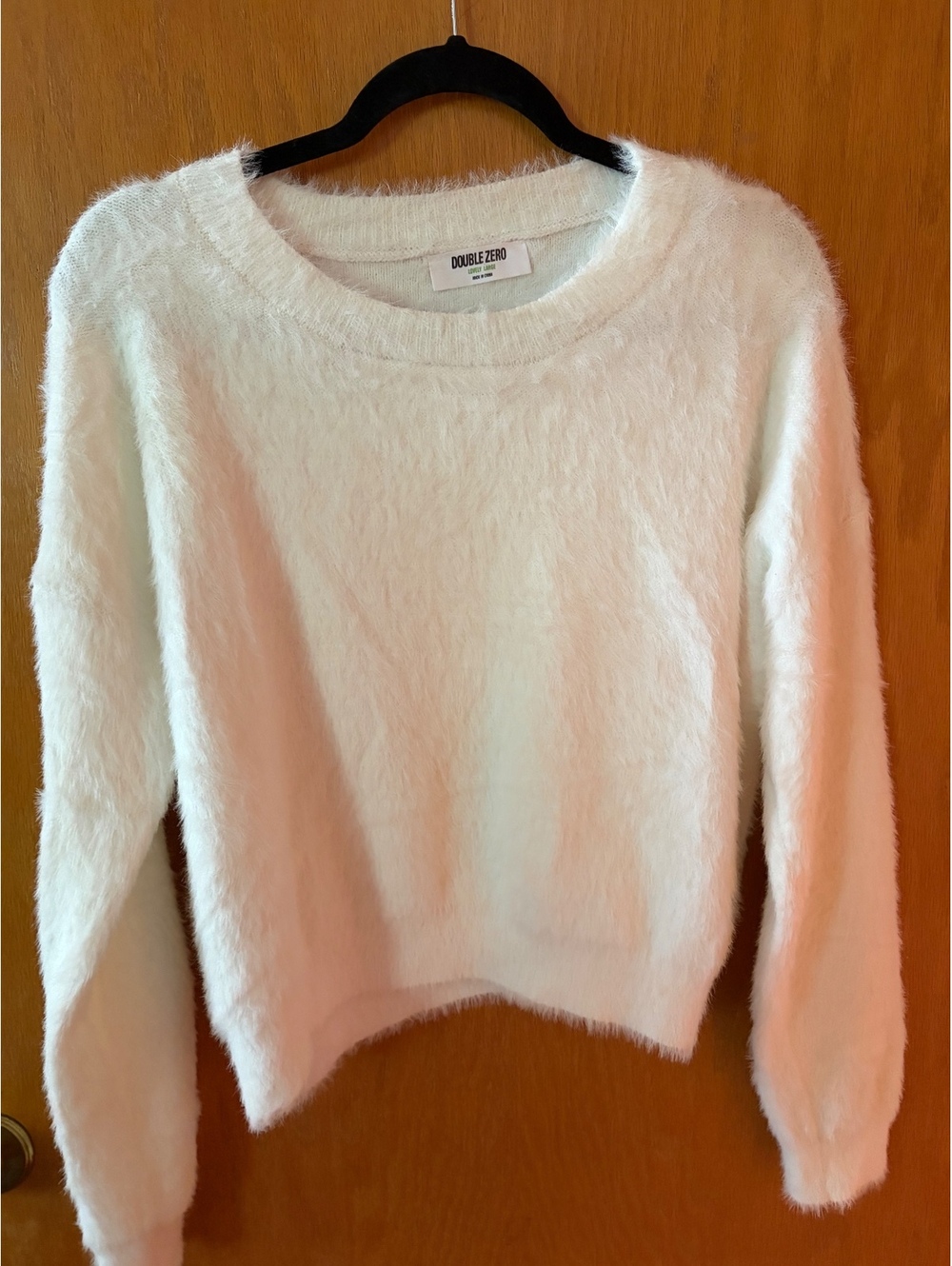 Very soft, long sleeve sweater by double zero size large